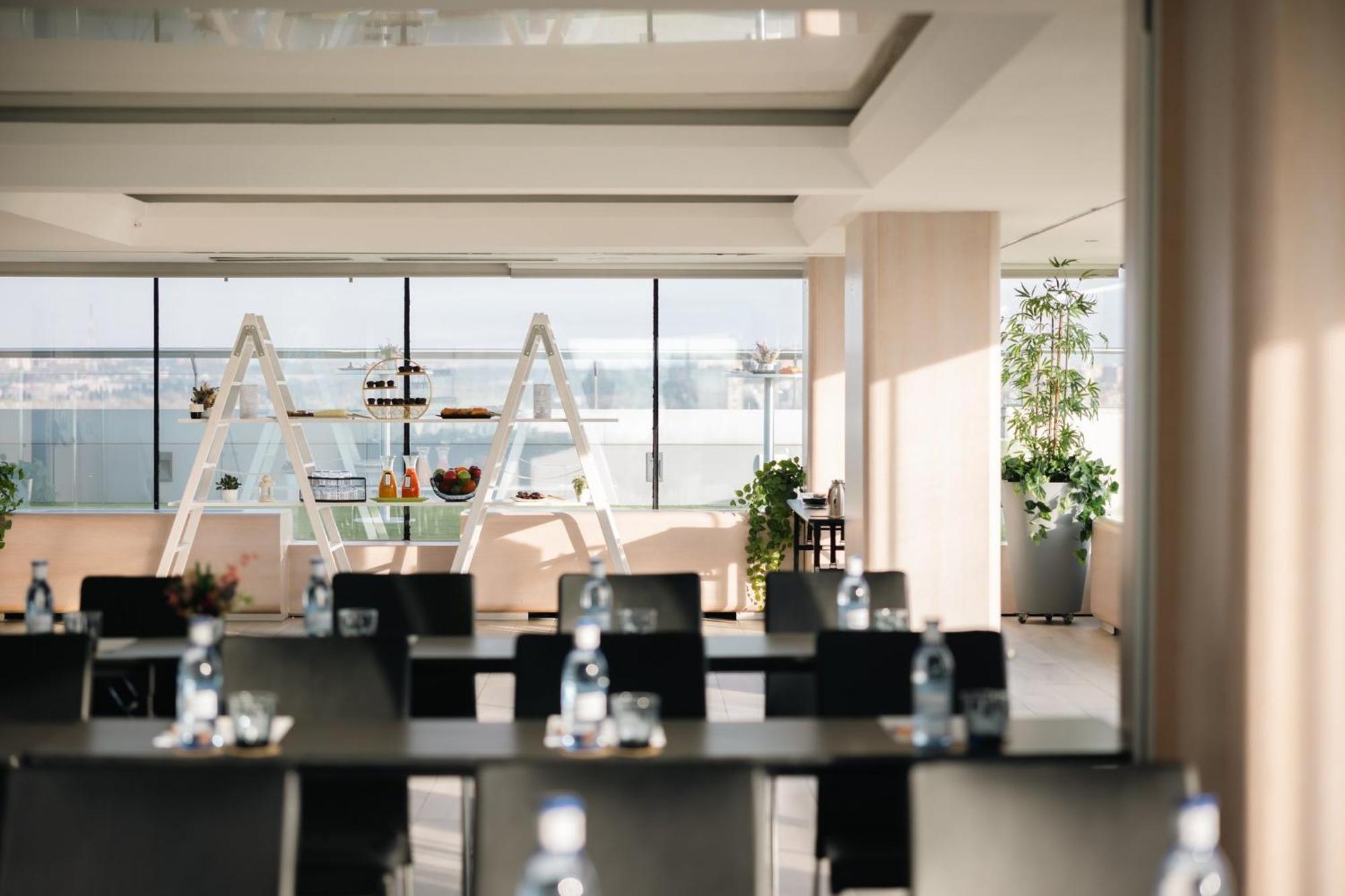 Crowne Plaza Madrid - Centre Retiro By Ihg Hotel Exterior photo